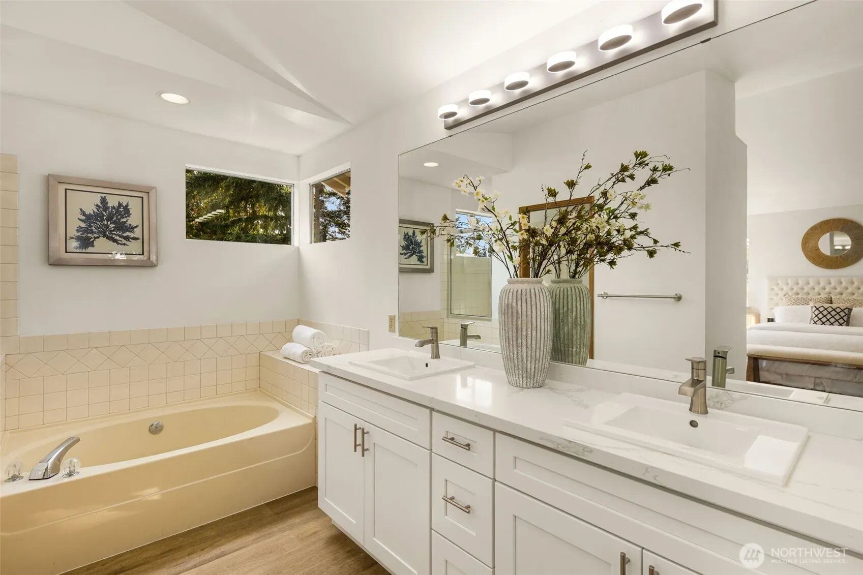 12809 NE 201st Place , Bothell, WA 98011