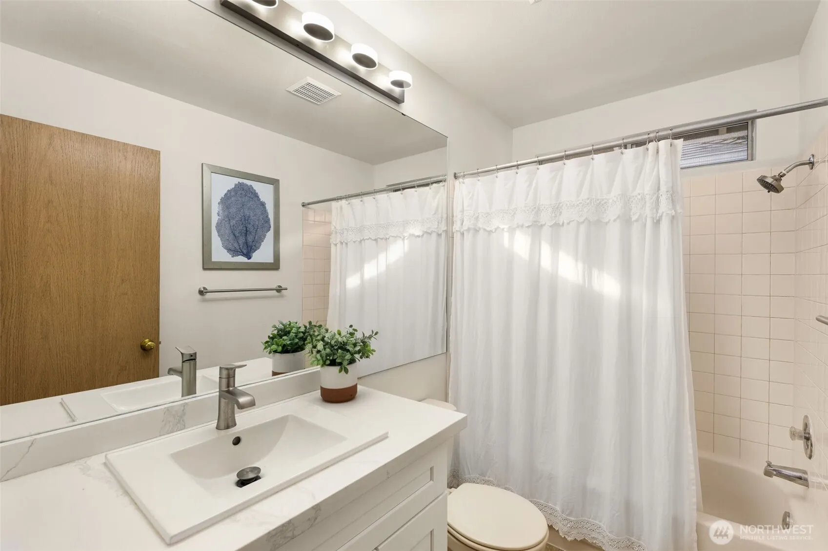 12809 NE 201st Place , Bothell, WA 98011