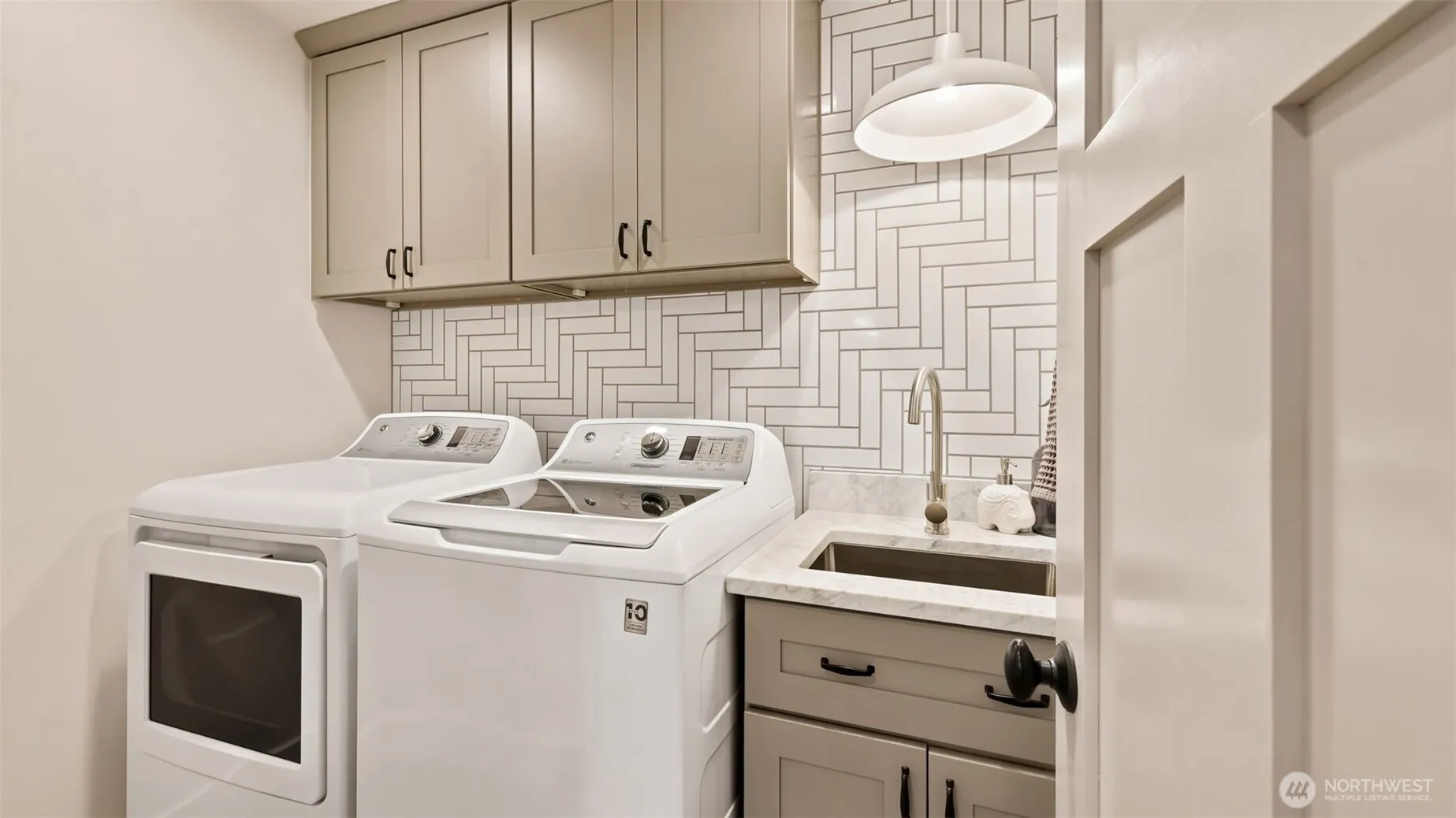 15925 NE 153rd Street , Woodinville, WA 98072