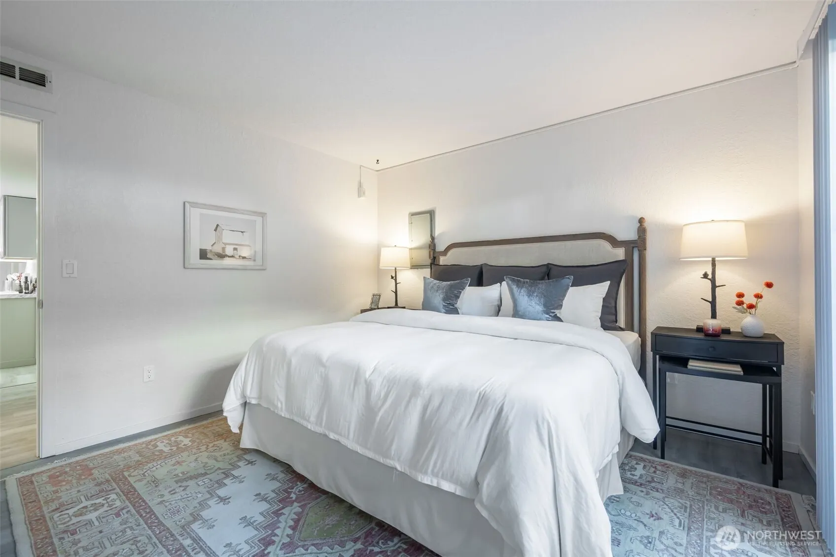 11618 100th Avenue NE #111, Kirkland, WA 98034