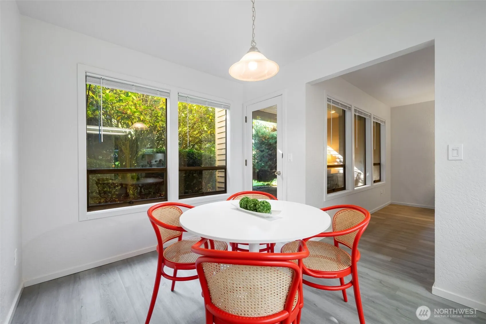 11618 100th Avenue NE #111, Kirkland, WA 98034