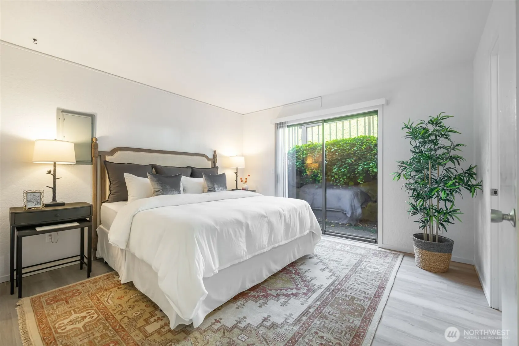 11618 100th Avenue NE #111, Kirkland, WA 98034