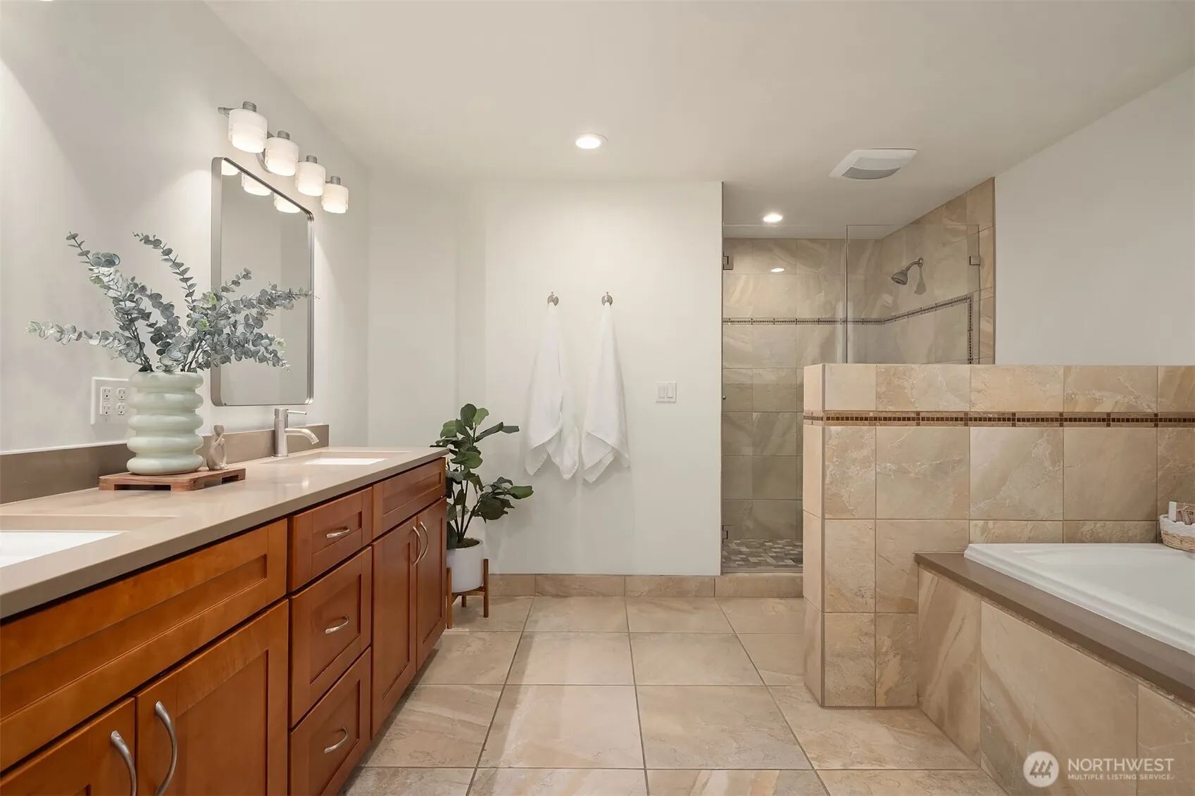500 Waverly Way , Kirkland, WA 98033