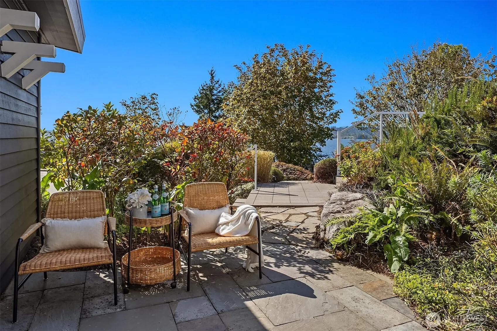 500 Waverly Way , Kirkland, WA 98033