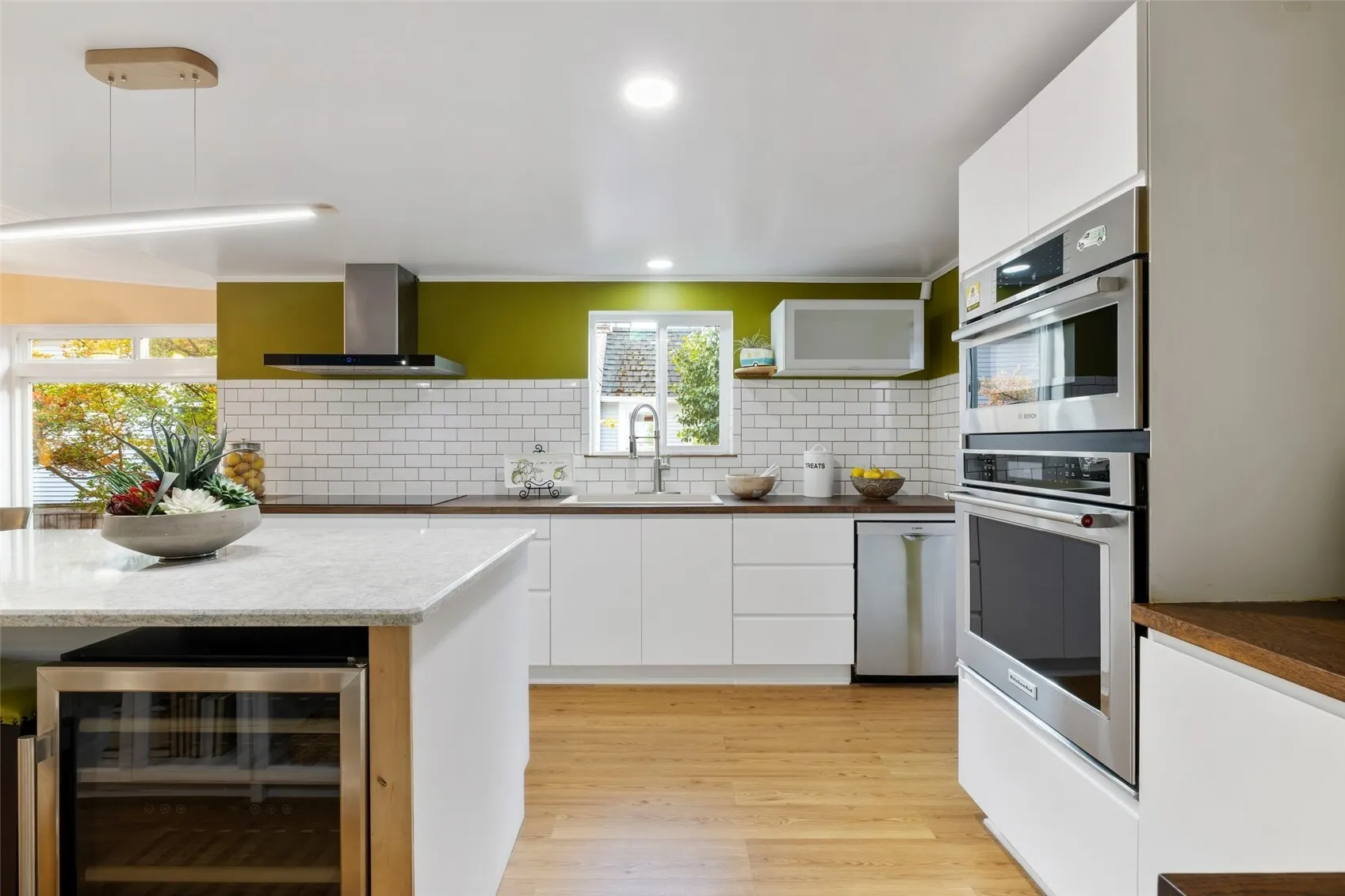 7035 Jones Avenue NW, Seattle, WA 98117