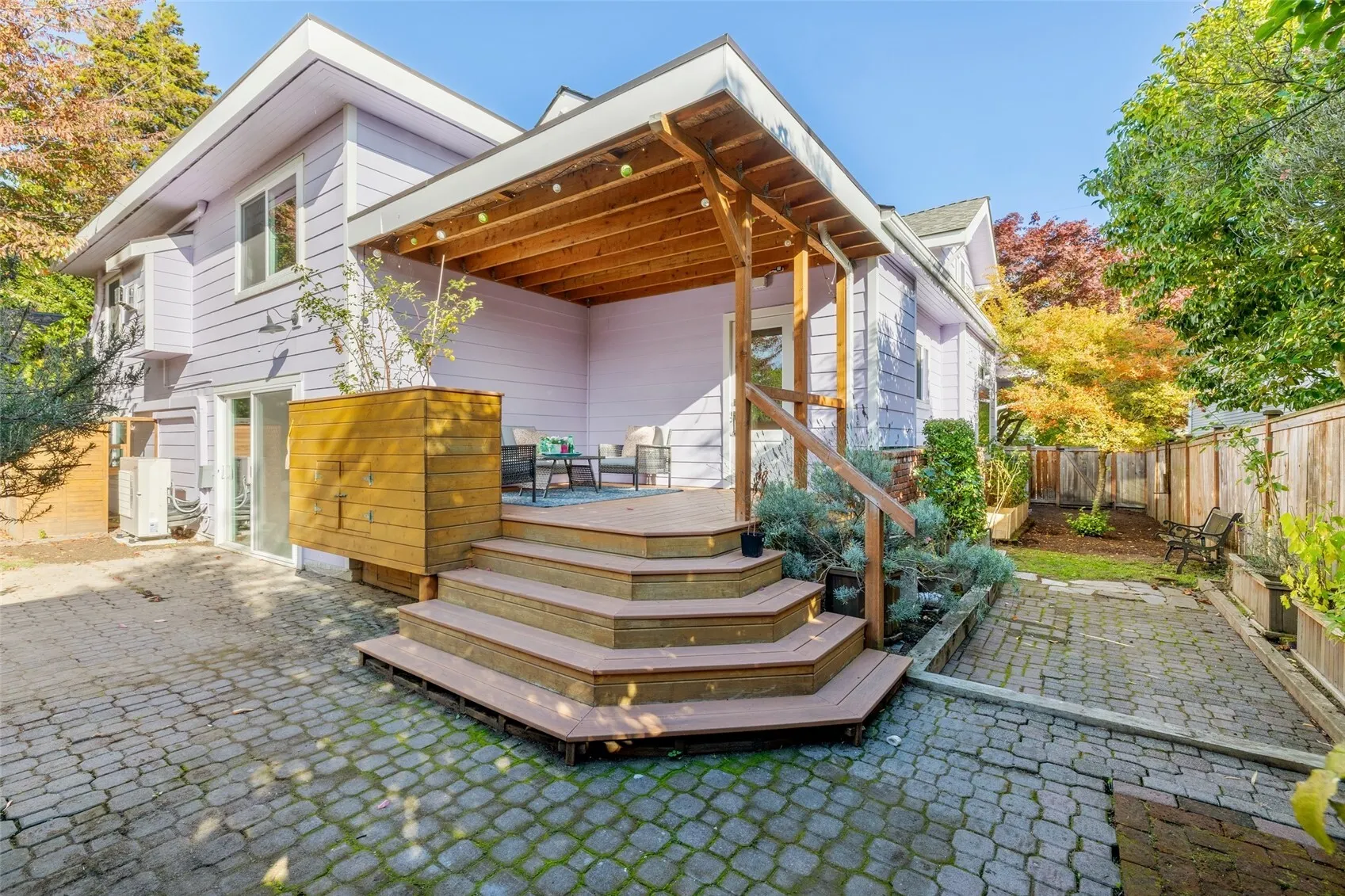 7035 Jones Avenue NW, Seattle, WA 98117