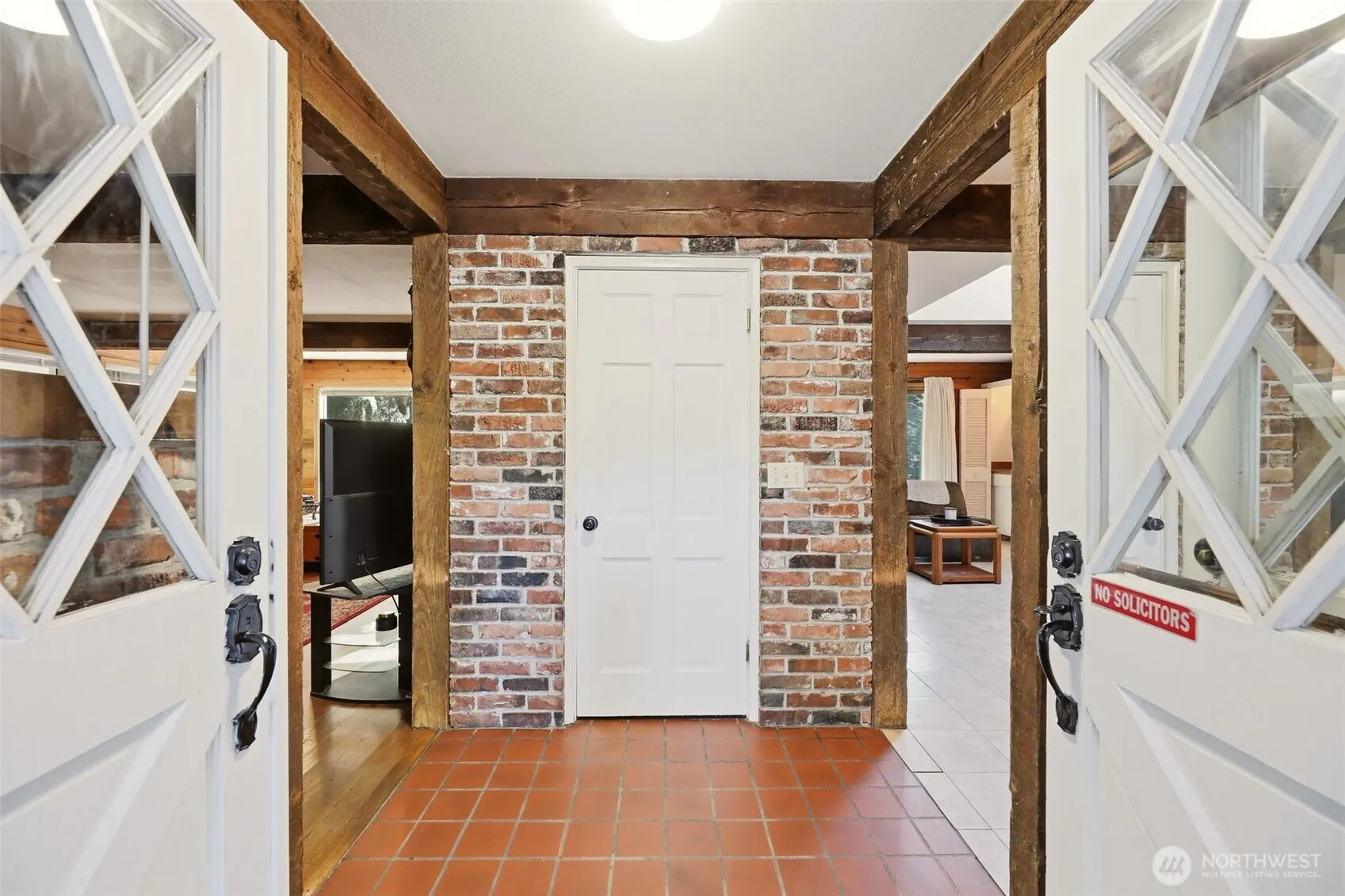 12832 Holiday Drive NE, Kirkland, WA 98034