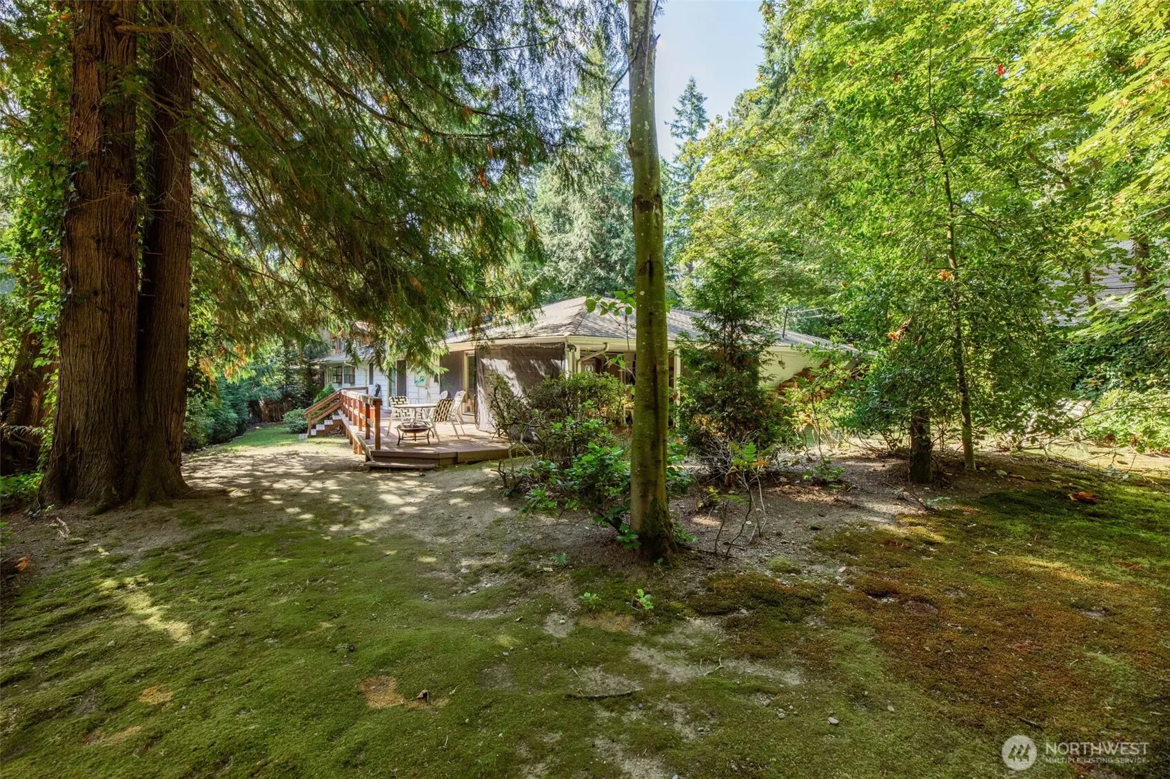 12832 Holiday Drive NE, Kirkland, WA 98034