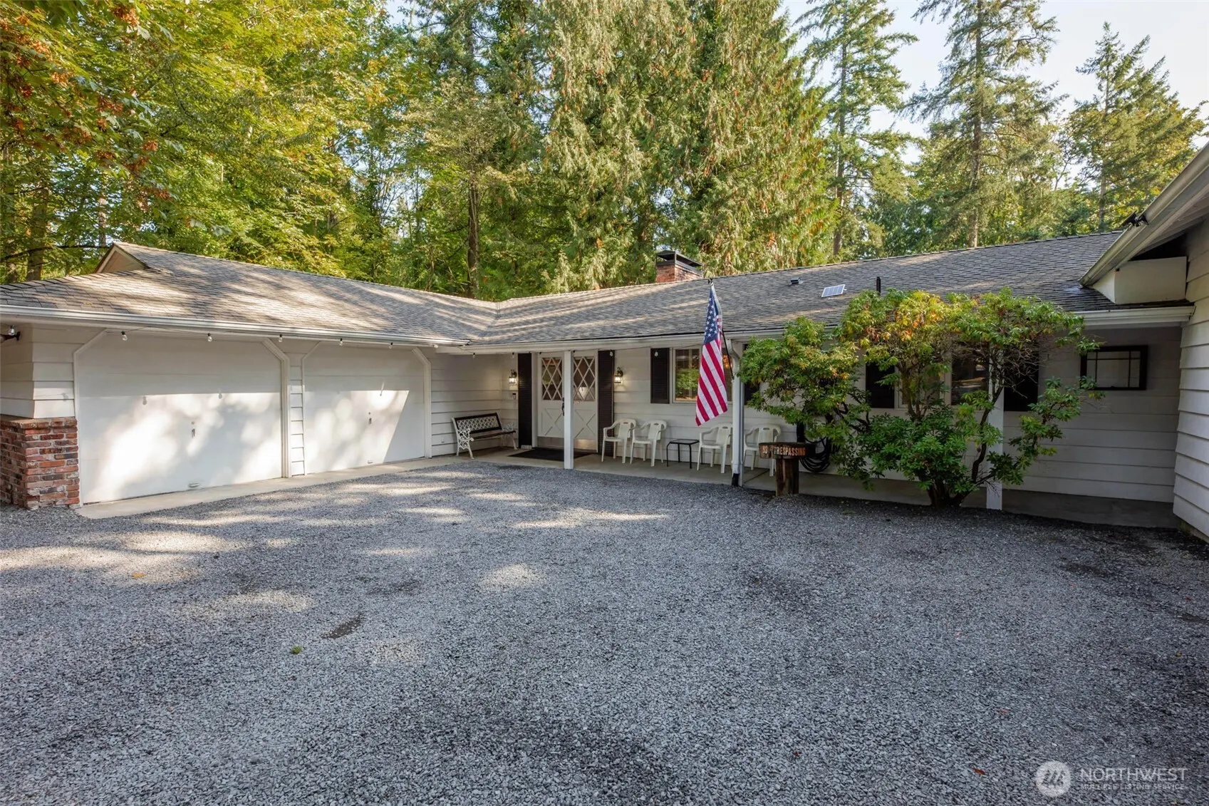 12832 Holiday Drive NE, Kirkland, WA 98034
