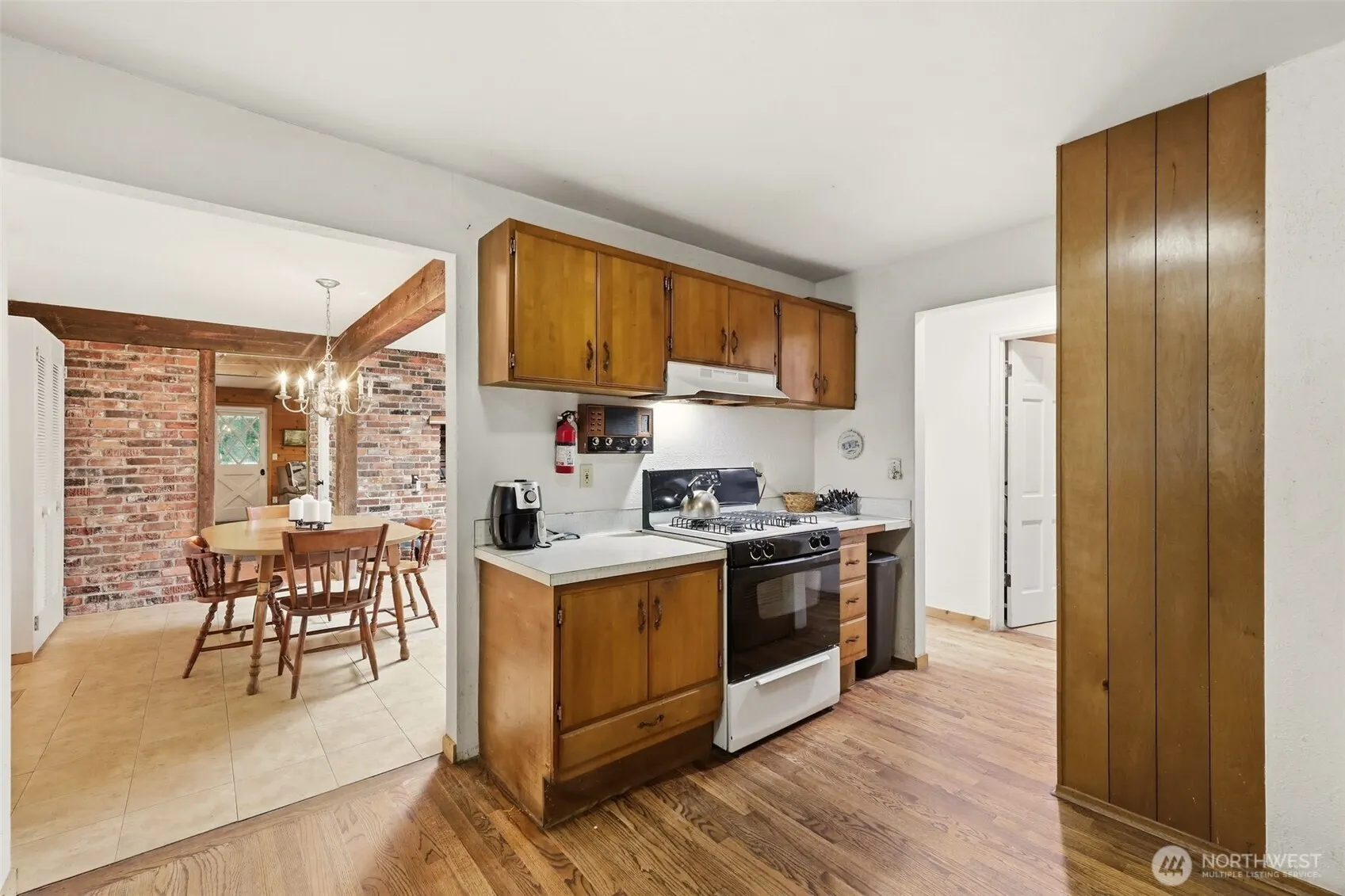 12832 Holiday Drive NE, Kirkland, WA 98034