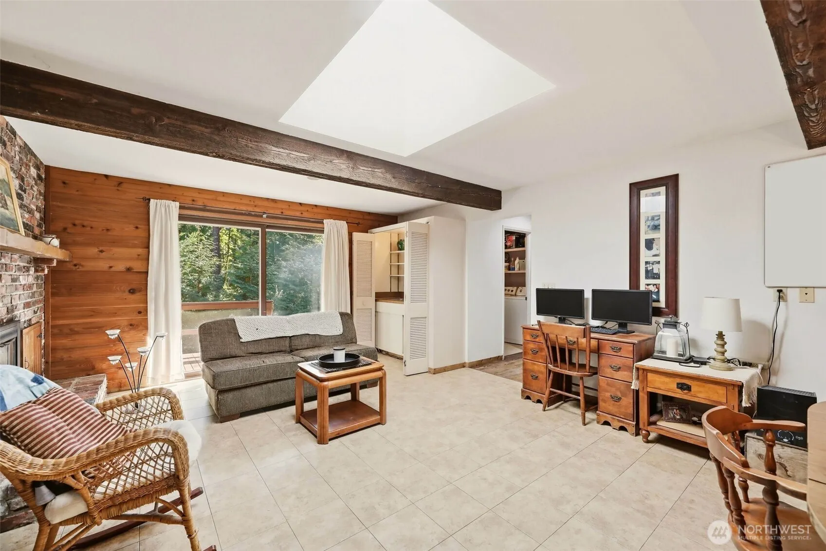 12832 Holiday Drive NE, Kirkland, WA 98034