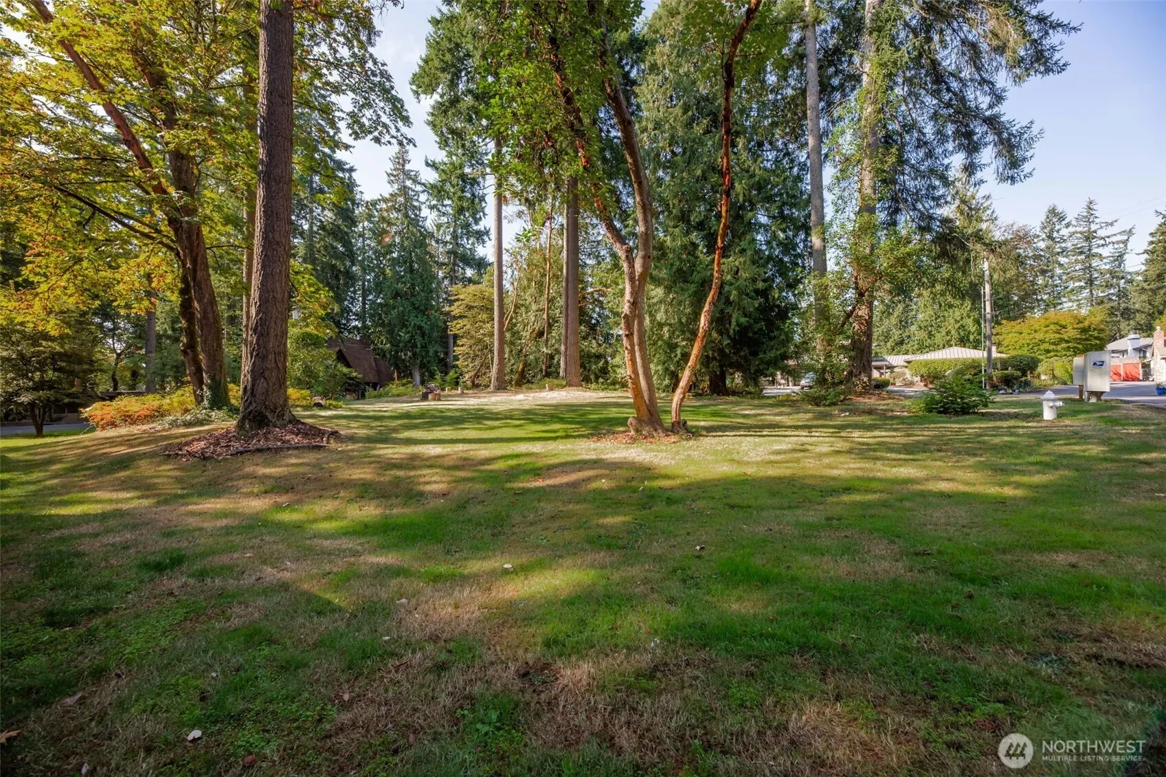 12832 Holiday Drive NE, Kirkland, WA 98034