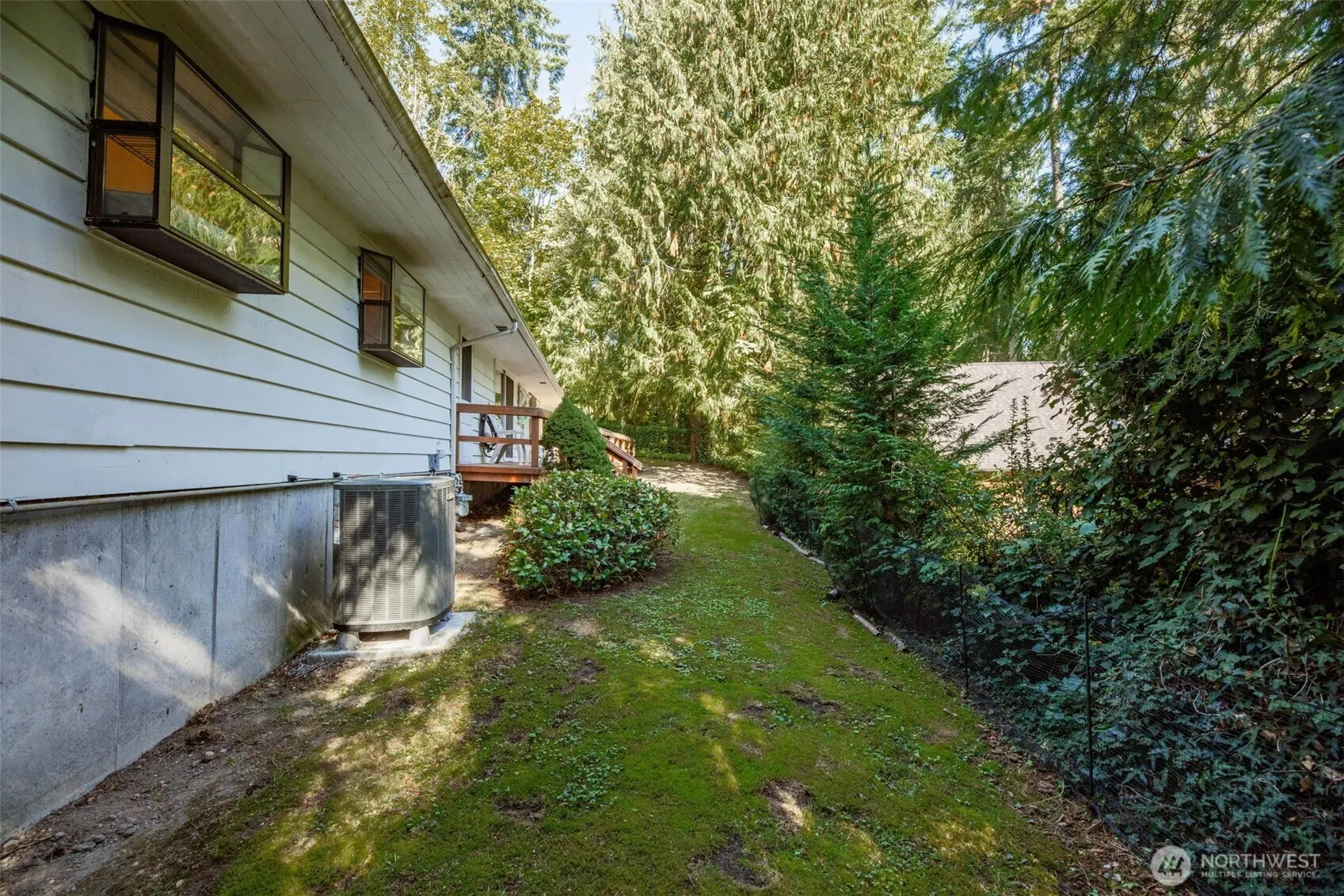 12832 Holiday Drive NE, Kirkland, WA 98034