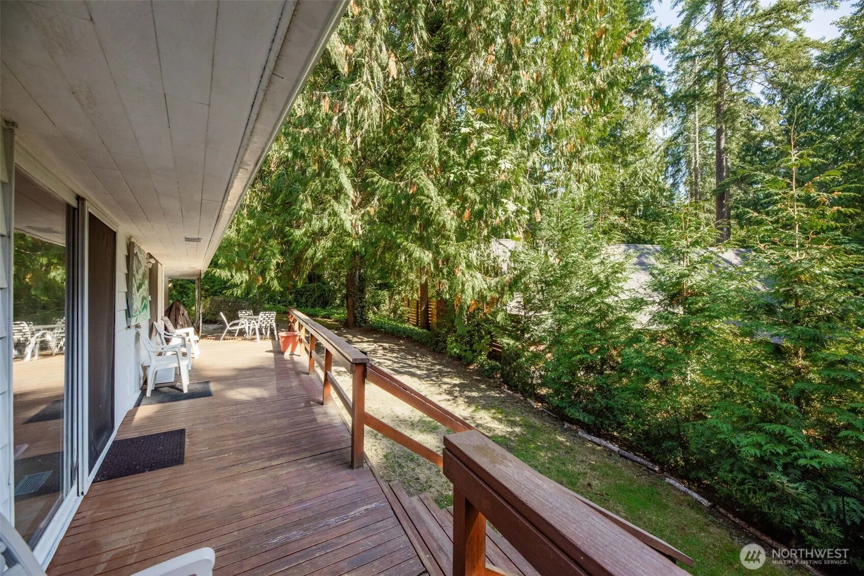 12832 Holiday Drive NE, Kirkland, WA 98034
