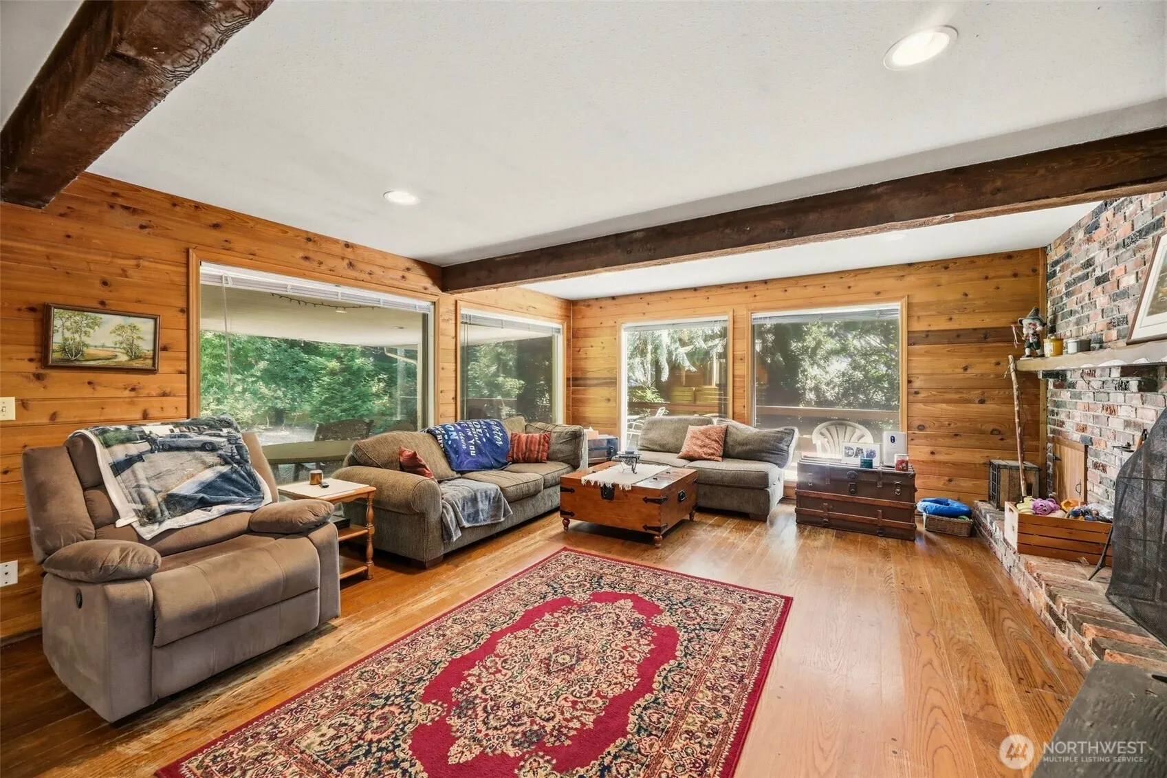 12832 Holiday Drive NE, Kirkland, WA 98034