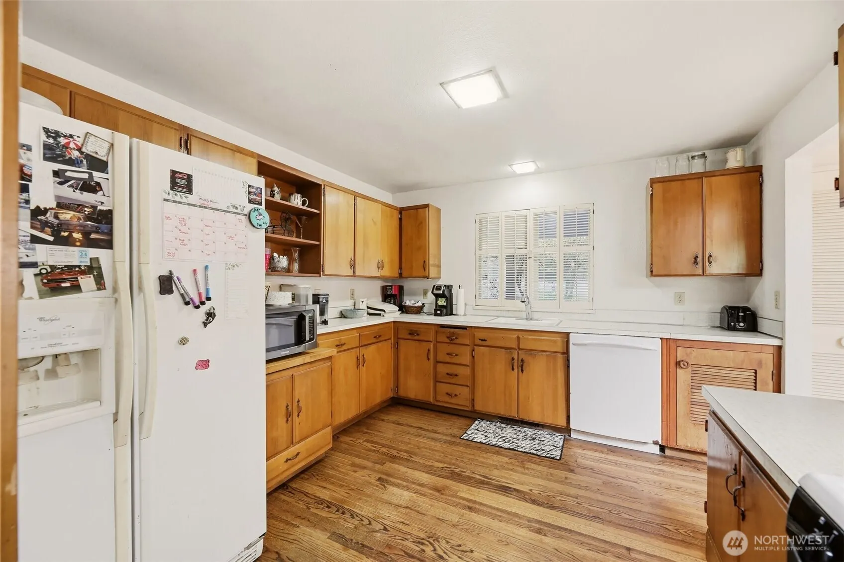12832 Holiday Drive NE, Kirkland, WA 98034