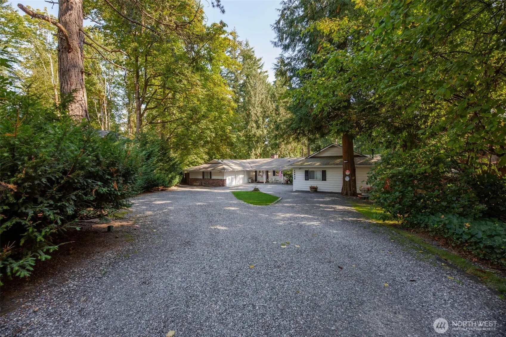 12832 Holiday Drive NE, Kirkland, WA 98034
