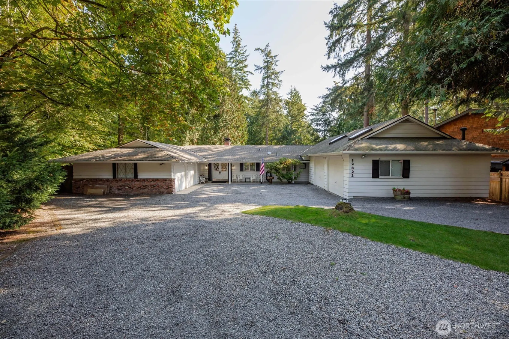12832 Holiday Drive NE, Kirkland, WA 98034