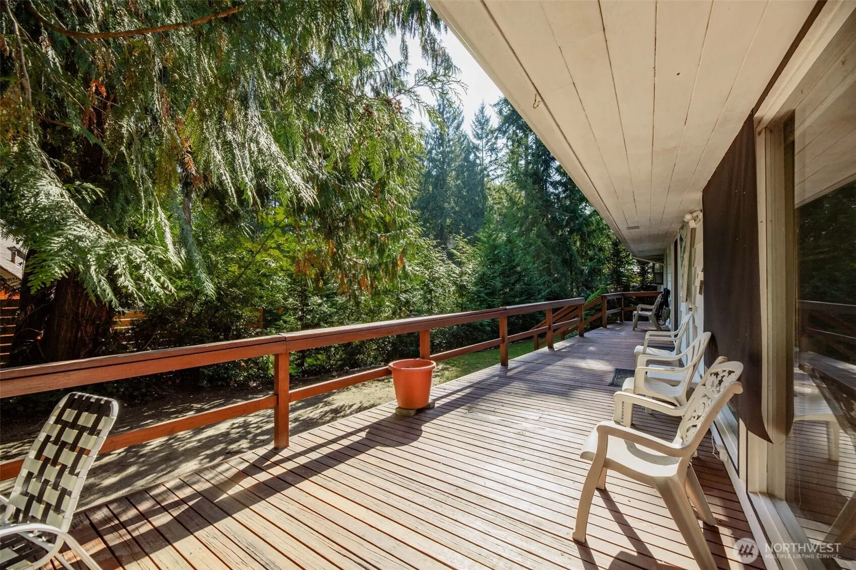 12832 Holiday Drive NE, Kirkland, WA 98034