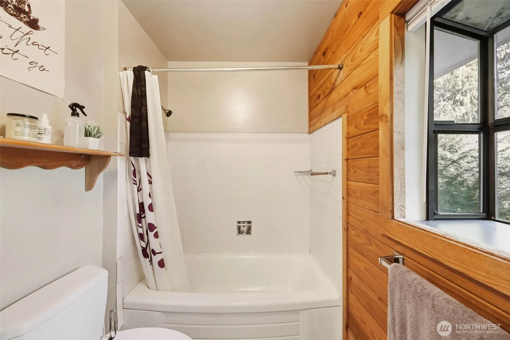 12832 Holiday Drive NE, Kirkland, WA 98034