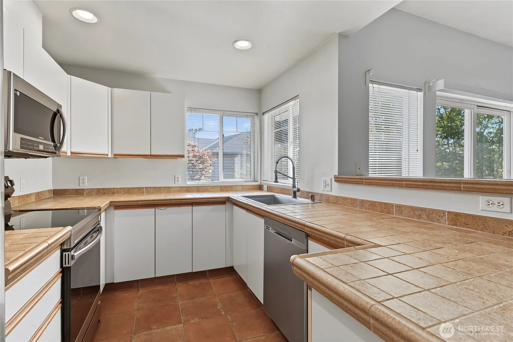 5727 S 234th Place #9-4, Kent, WA 98032