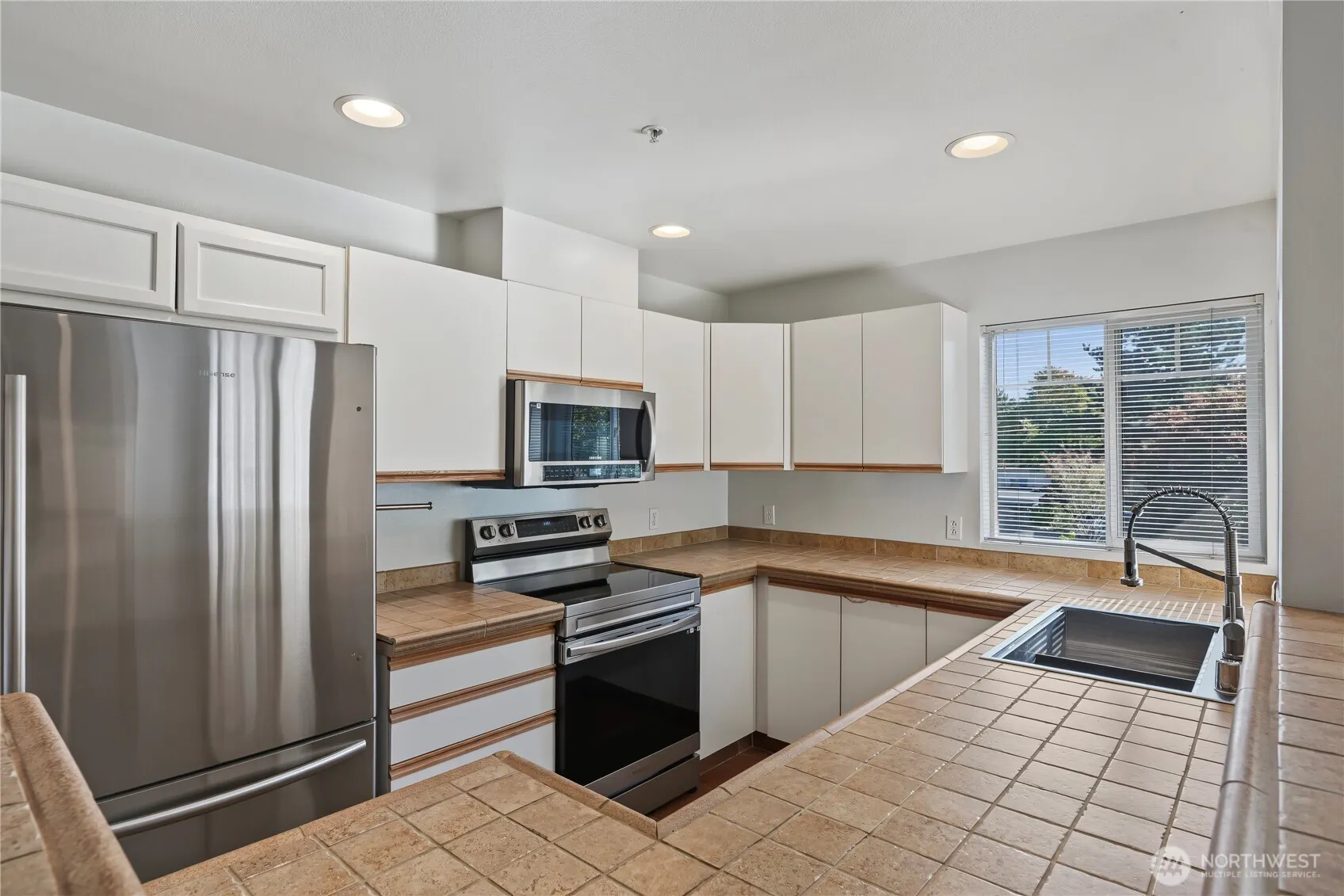 5727 S 234th Place #9-4, Kent, WA 98032