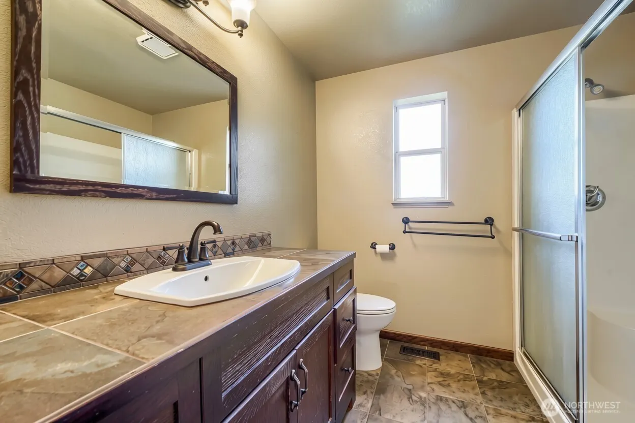 20235 137th Avenue SE, Kent, WA 98042