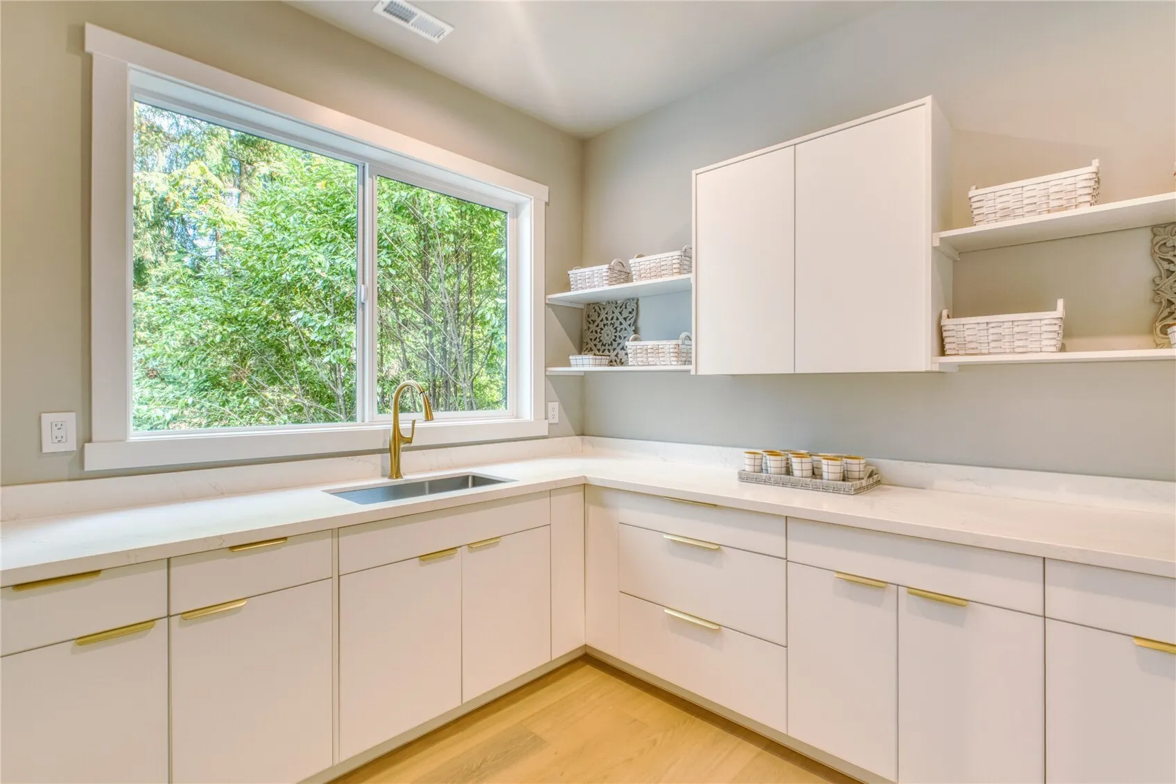 3316 102nd Avenue NE, Bellevue, WA 98004