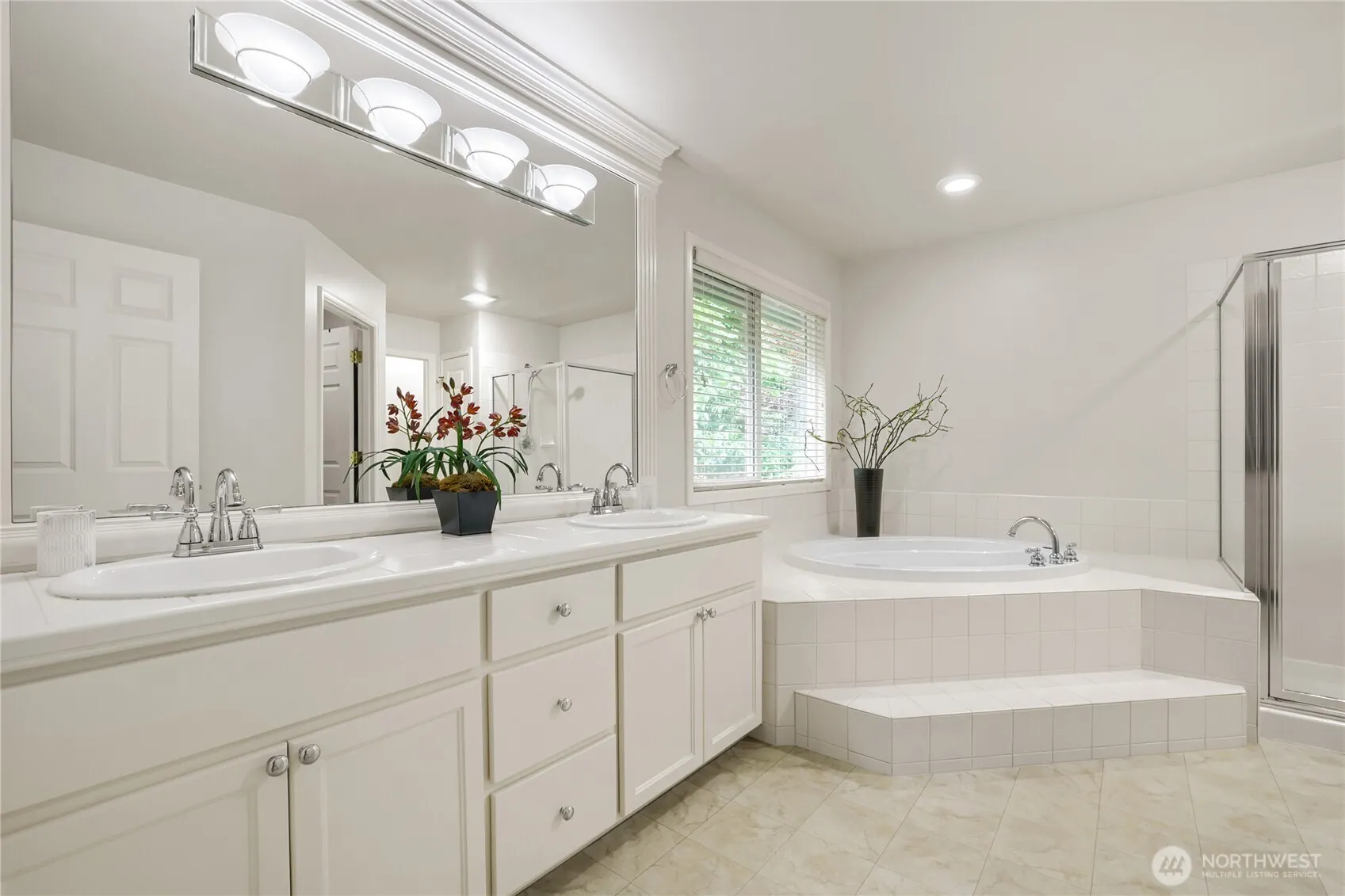 916 275th Place SE, Sammamish, WA 98075