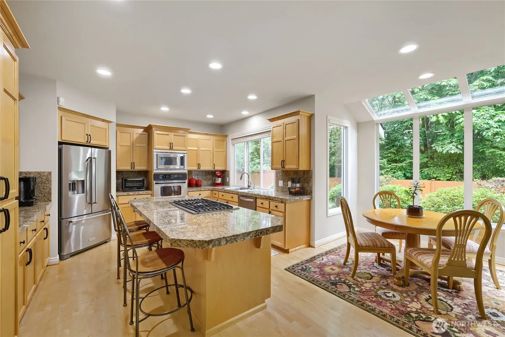 916 275th Place SE, Sammamish, WA 98075