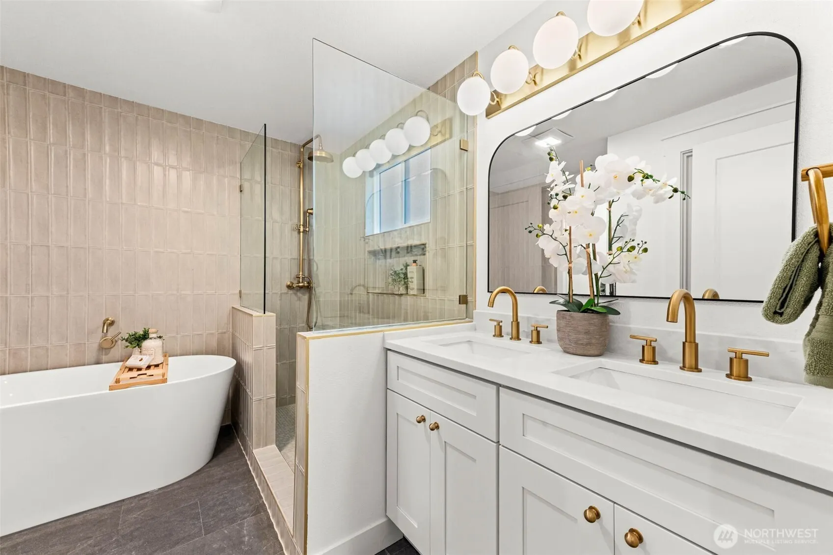 11706 NE 107th Place , Kirkland, WA 98033