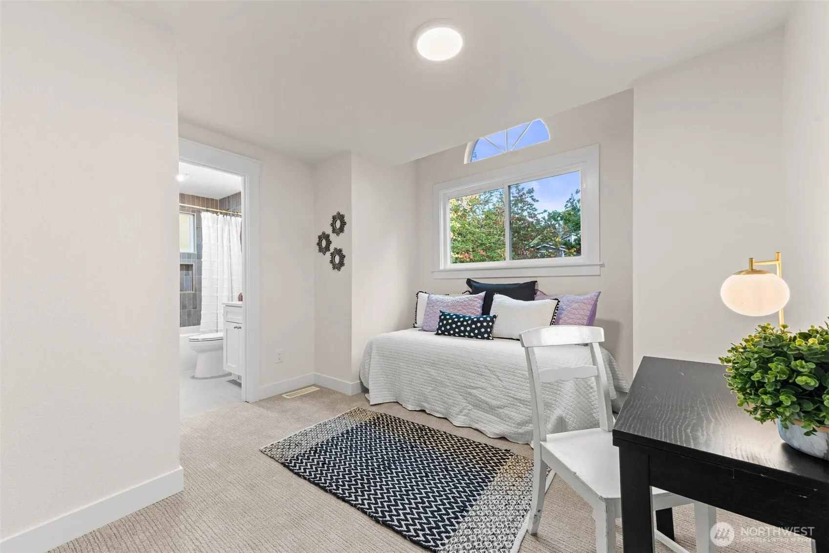 11706 NE 107th Place , Kirkland, WA 98033