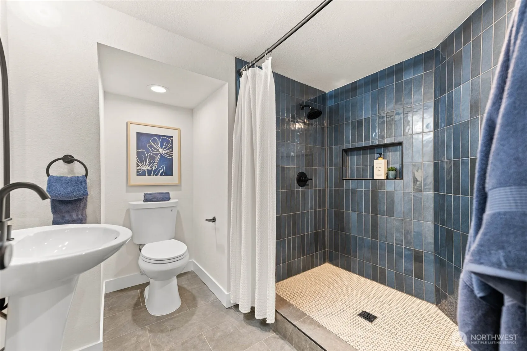 11706 NE 107th Place , Kirkland, WA 98033
