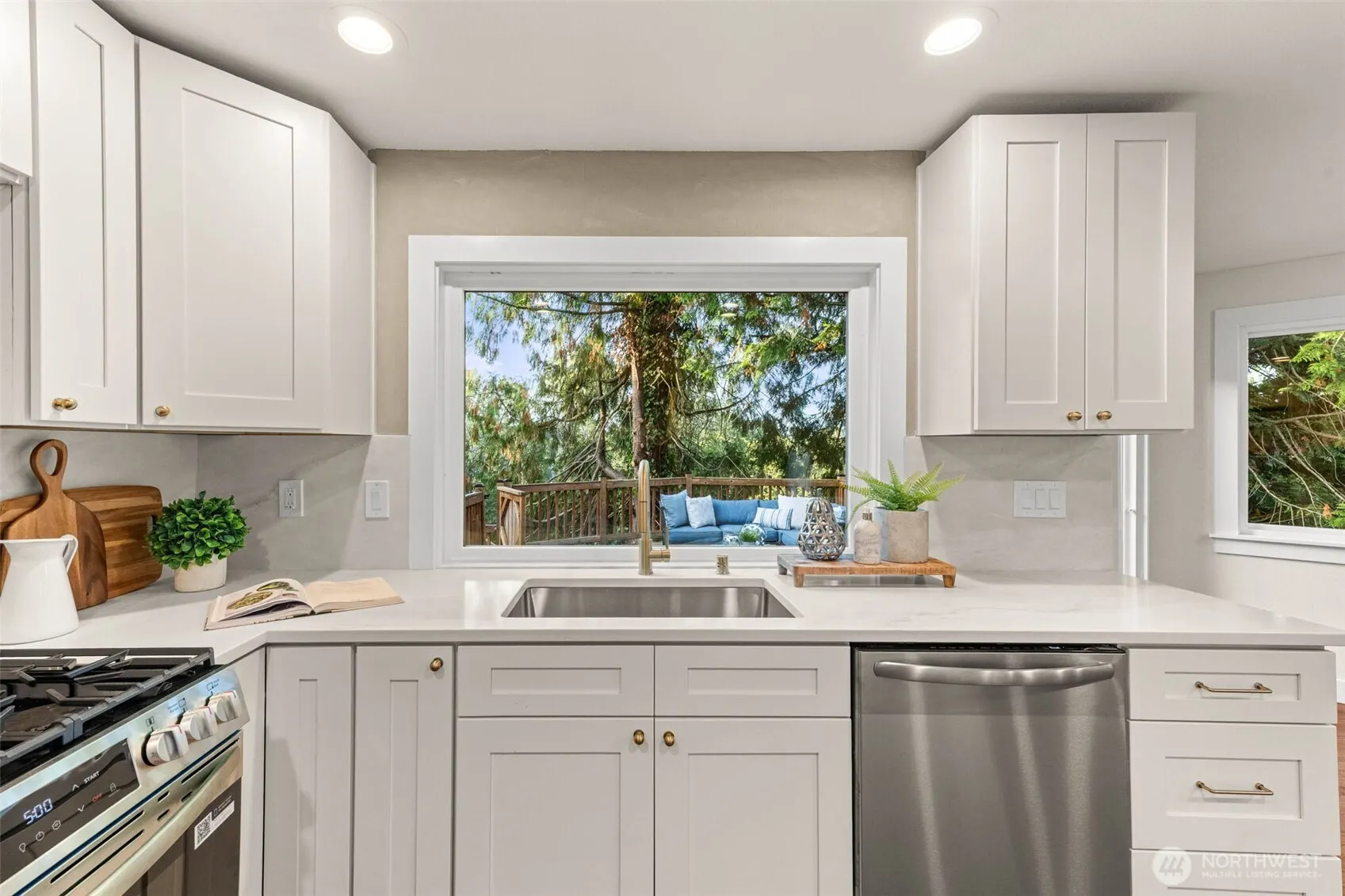 11706 NE 107th Place , Kirkland, WA 98033