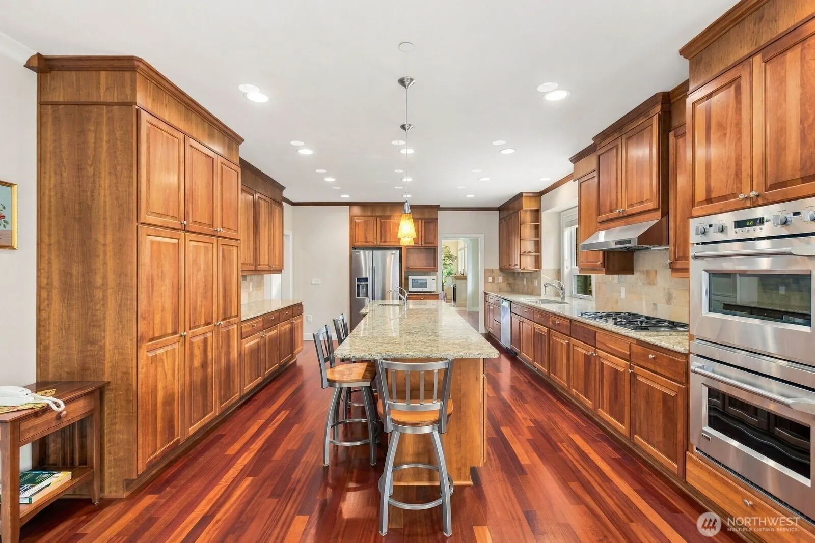 10220 NE 64th Street , Kirkland, WA 98033