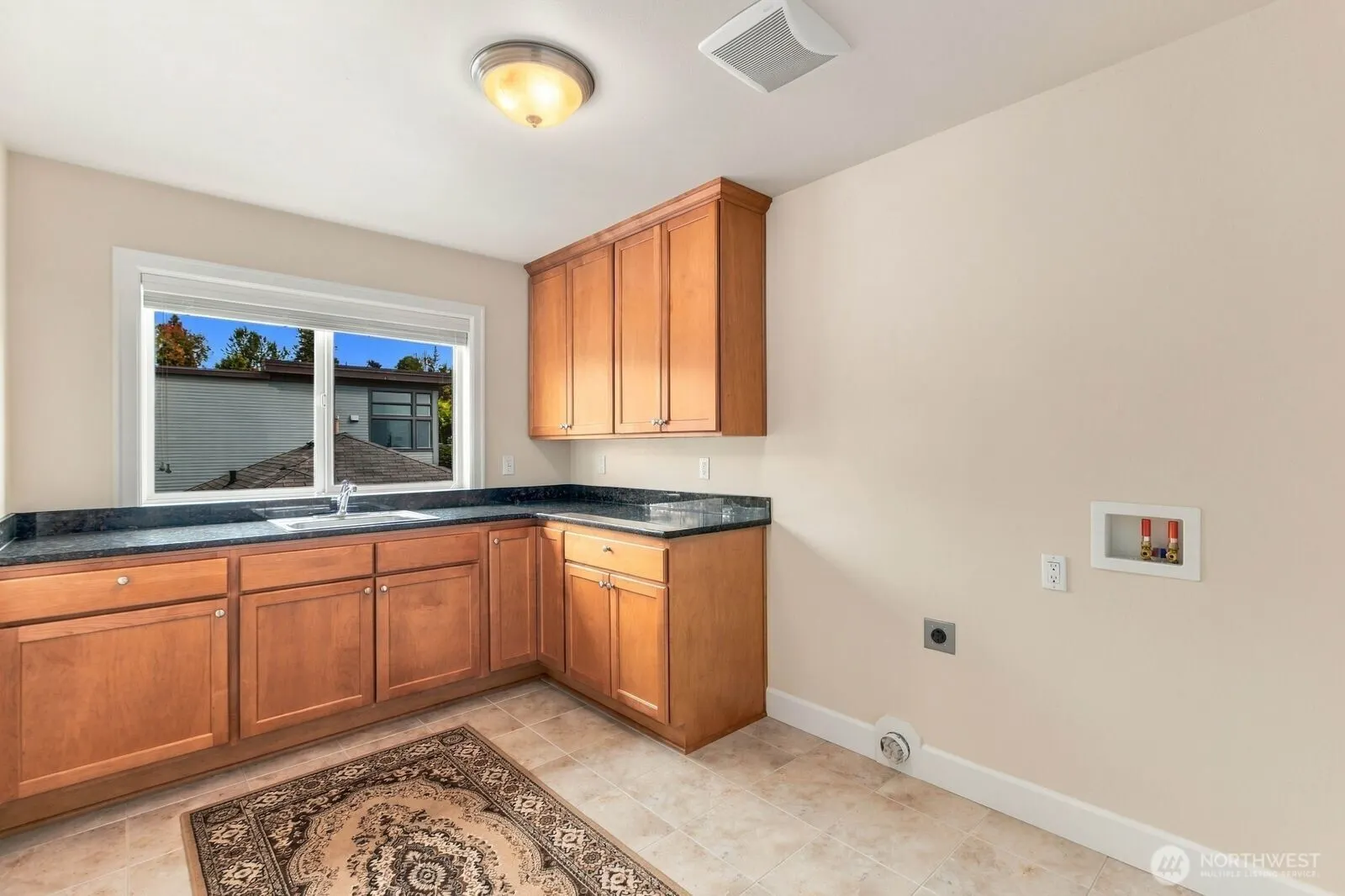 10220 NE 64th Street , Kirkland, WA 98033