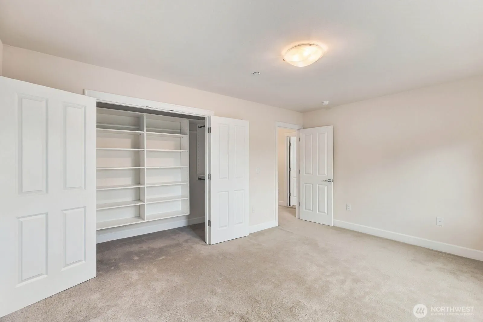 10220 NE 64th Street , Kirkland, WA 98033