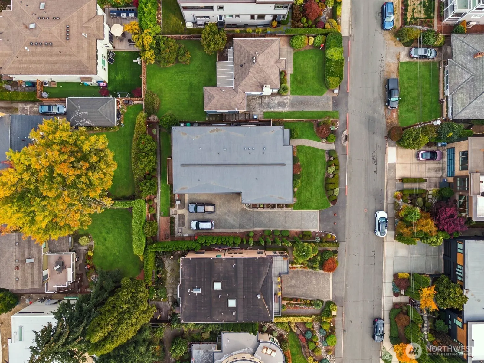 10220 NE 64th Street , Kirkland, WA 98033