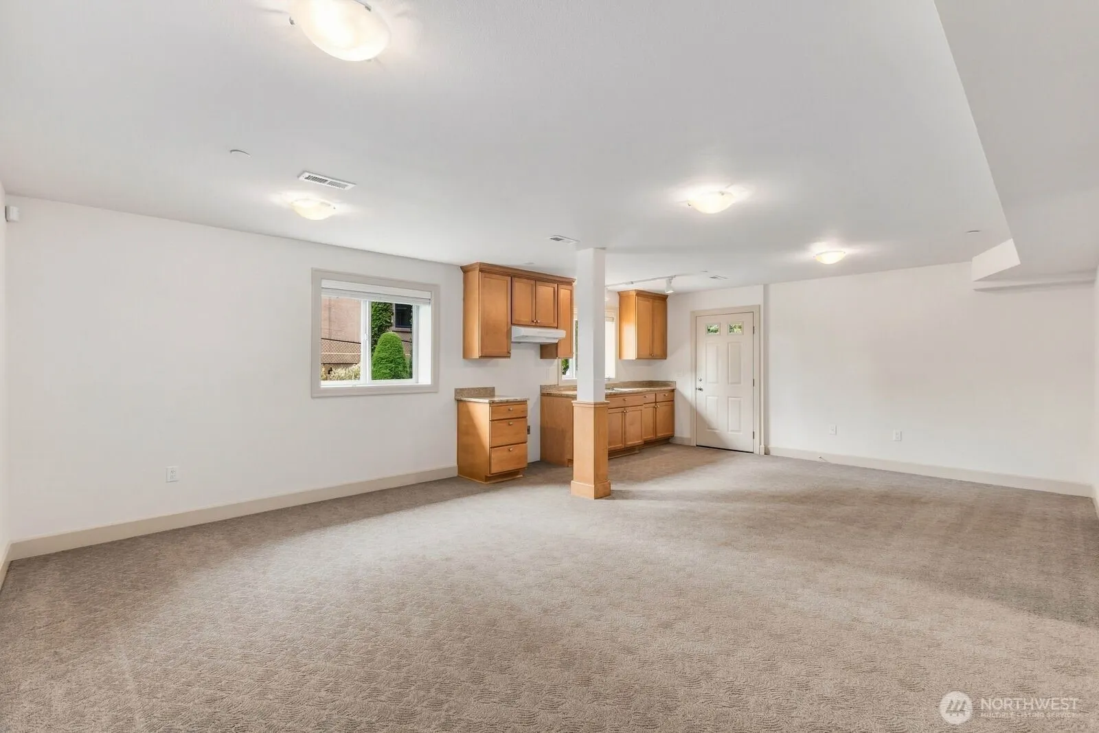 10220 NE 64th Street , Kirkland, WA 98033