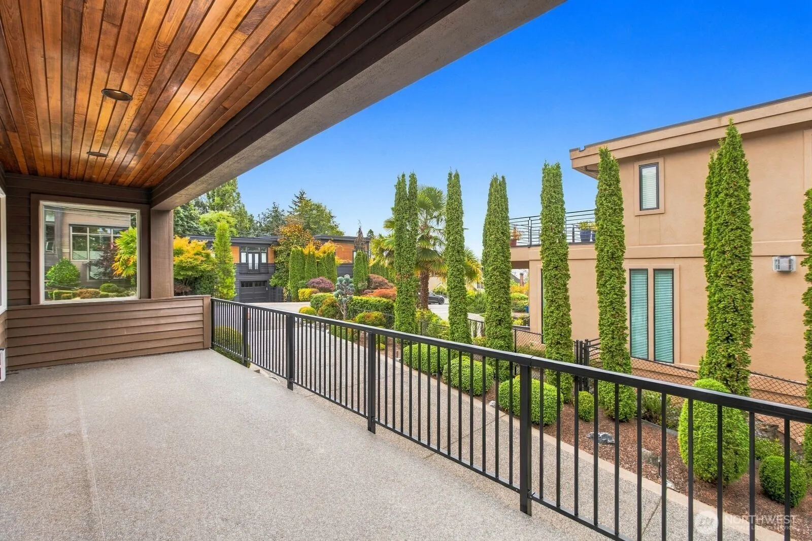 10220 NE 64th Street , Kirkland, WA 98033