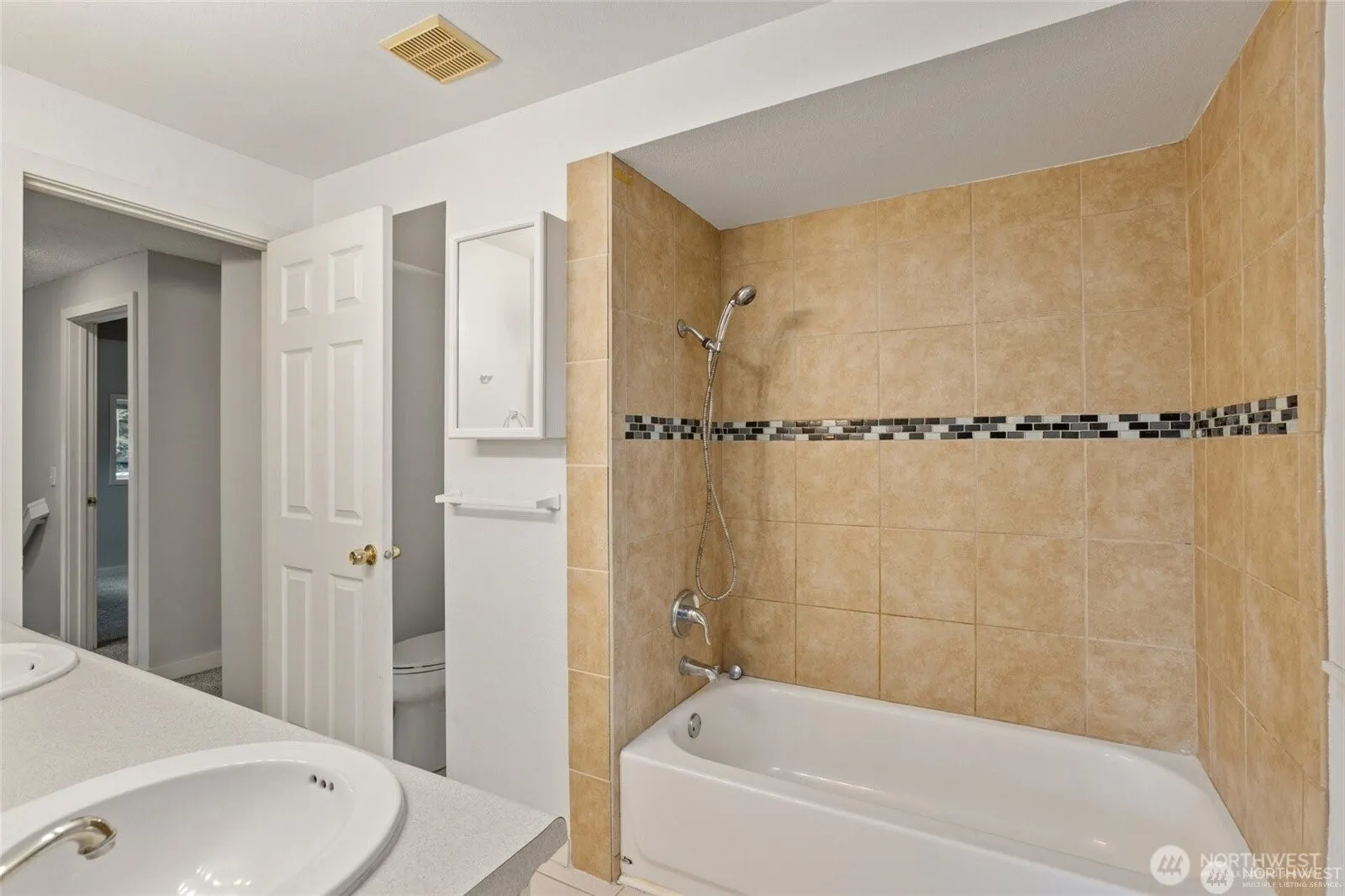 17534 NE 88th Place , Redmond, WA 98052