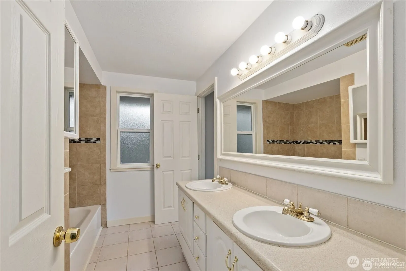 17534 NE 88th Place , Redmond, WA 98052