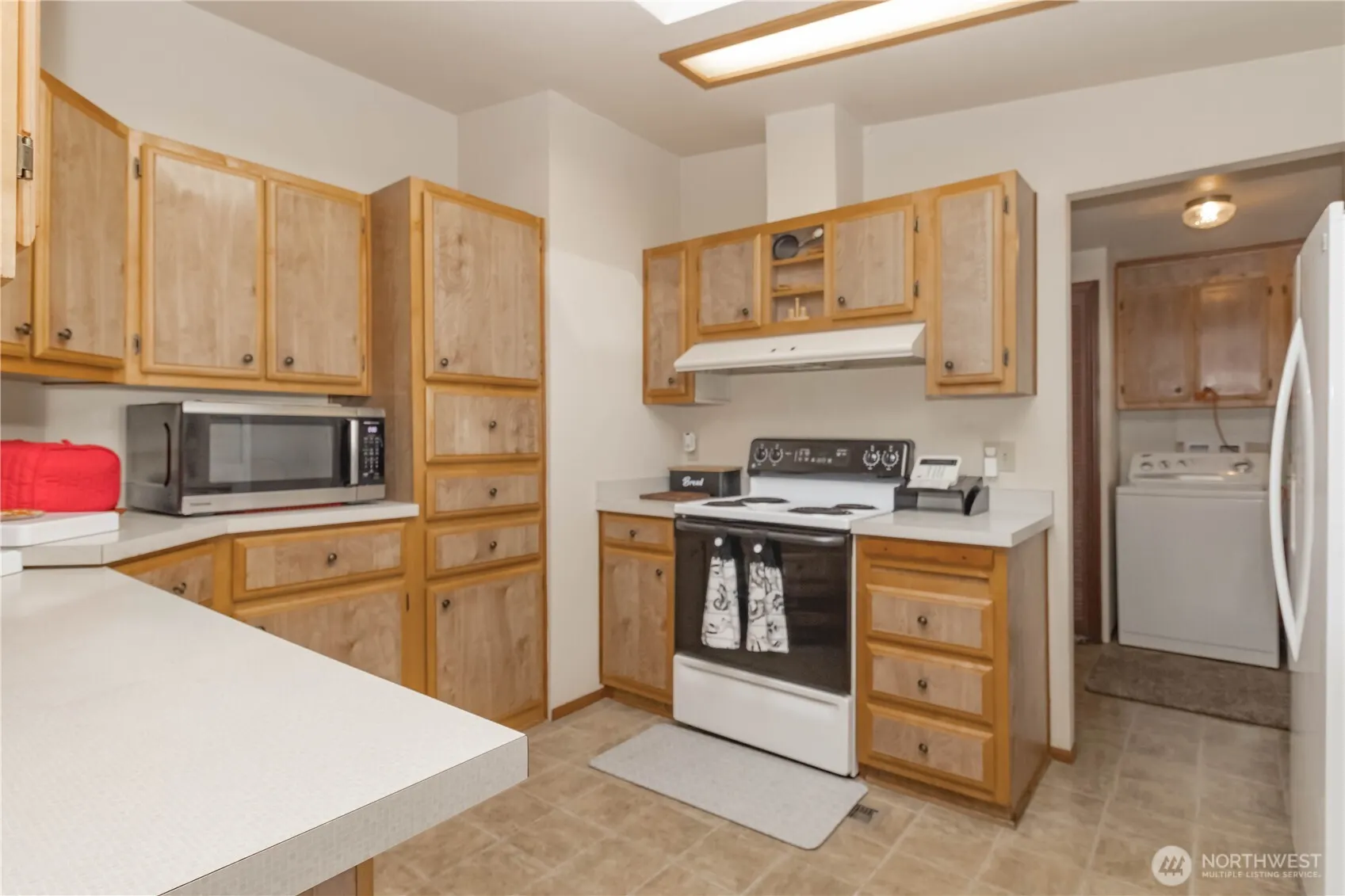 30961 E Lake Morton Drive SE, Kent, WA 98042
