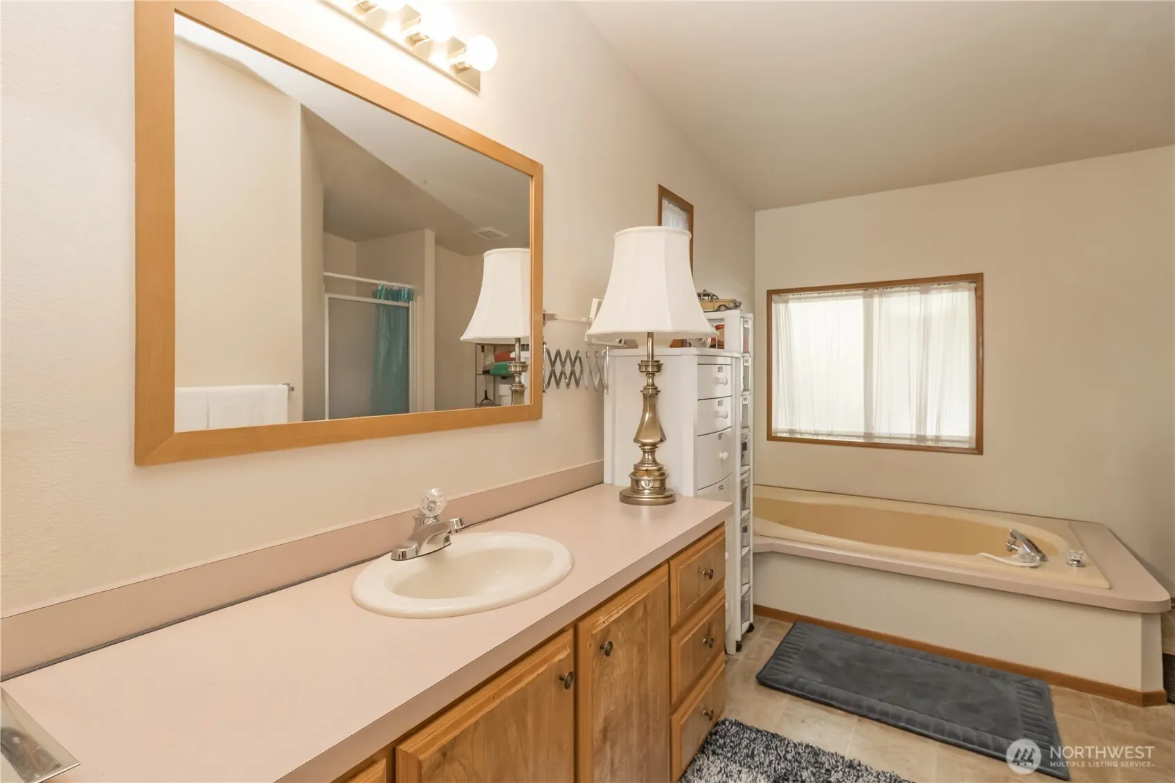 30961 E Lake Morton Drive SE, Kent, WA 98042