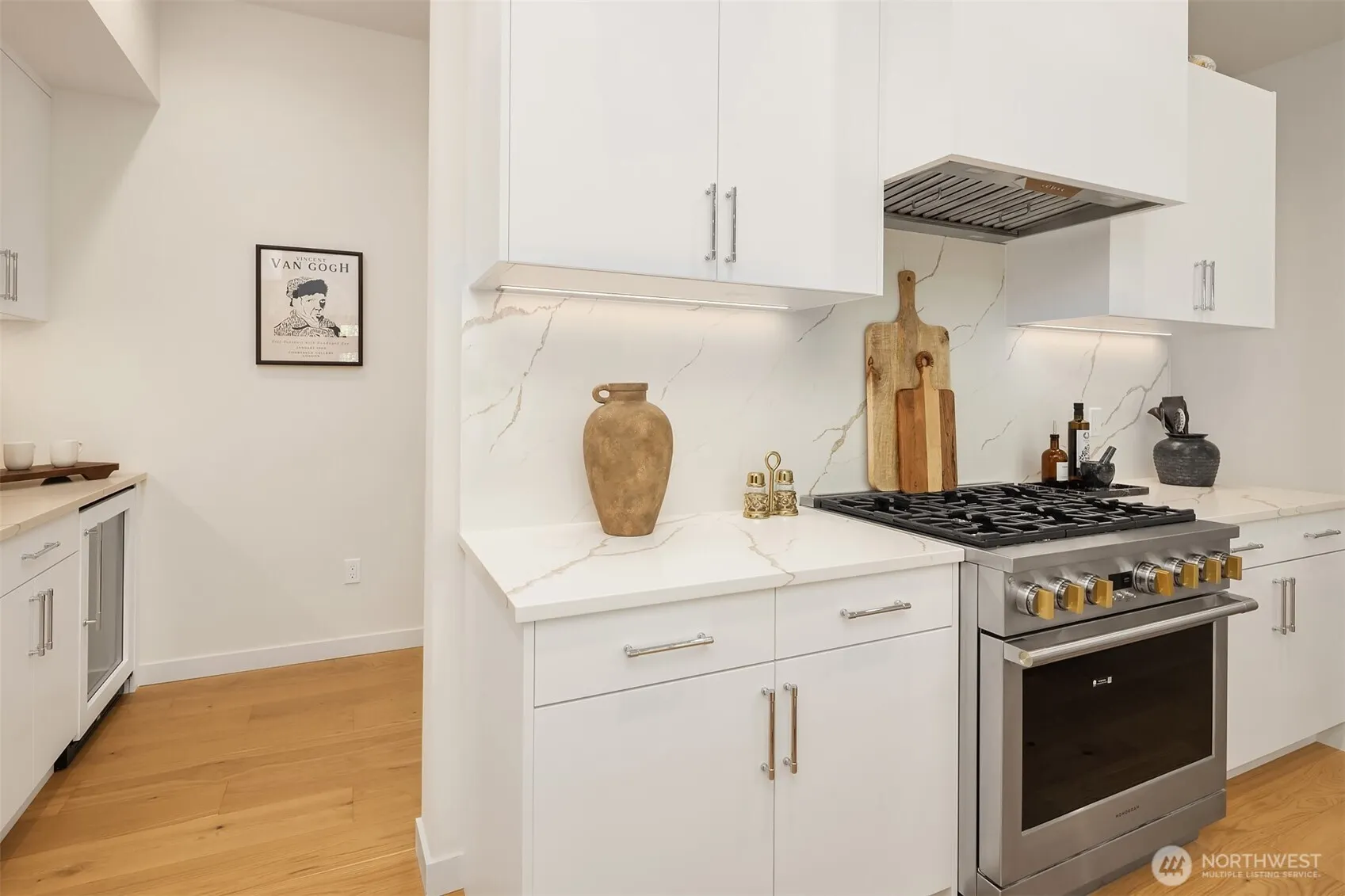 298 118th Avenue SE, Bellevue, WA 98005