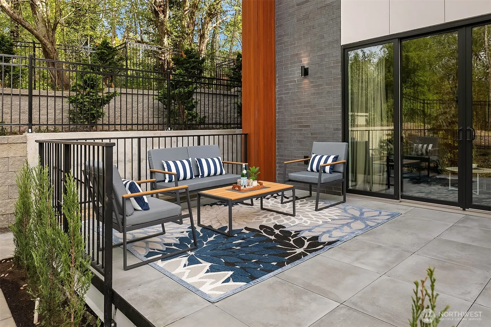 298 118th Avenue SE, Bellevue, WA 98005