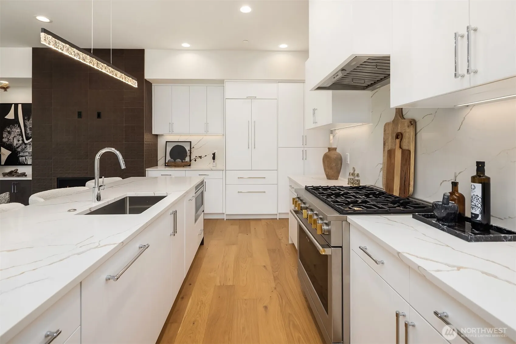 298 118th Avenue SE, Bellevue, WA 98005