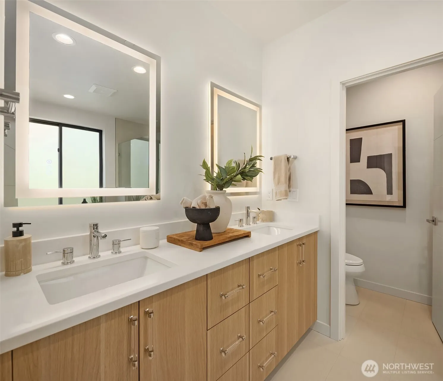 298 118th Avenue SE, Bellevue, WA 98005
