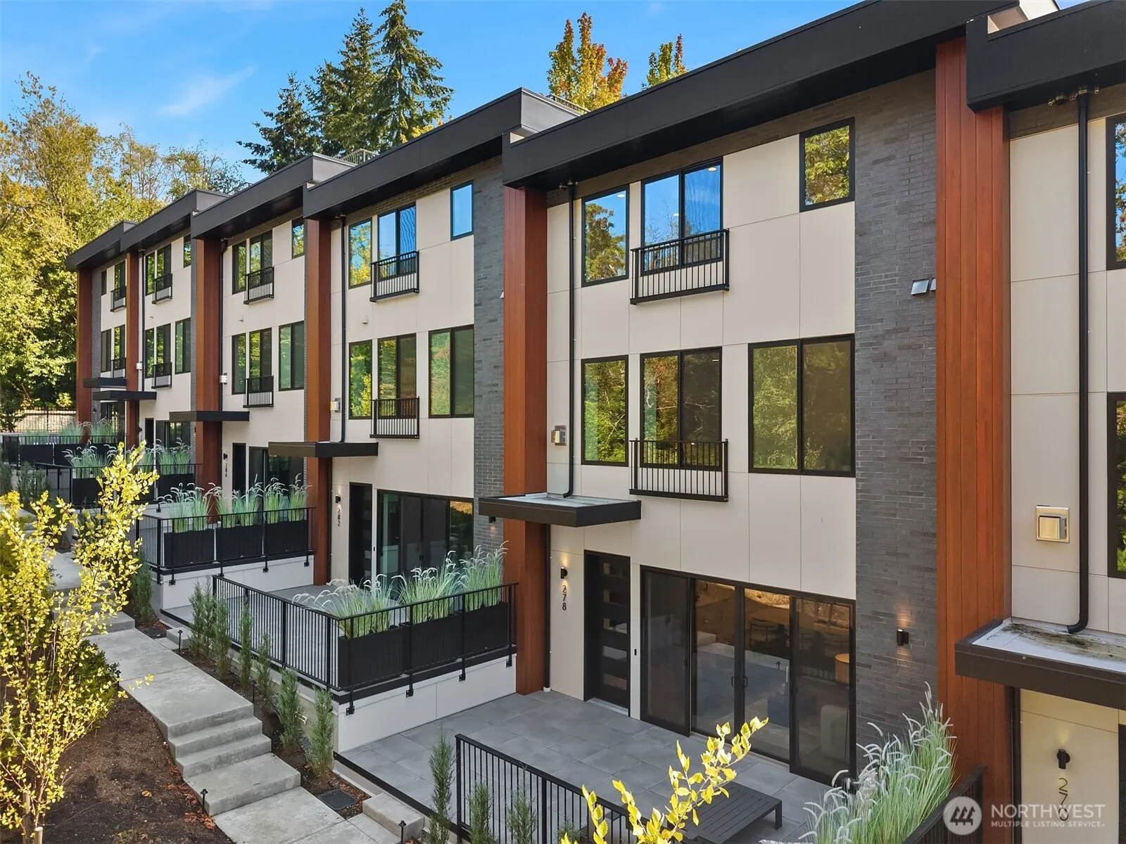 298 118th Avenue SE, Bellevue, WA 98005