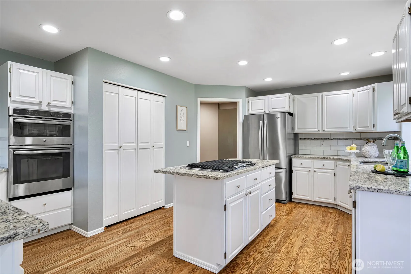 2110 216th Place NE , Sammamish, WA 98074